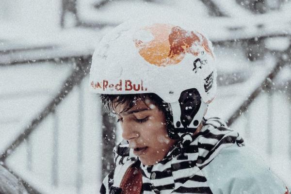 车祸出院后在家疗养怎么赔偿？出院后又住院保险公司还理赔吗？