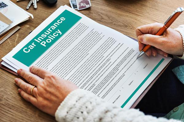 车险出险次数与保费的关系