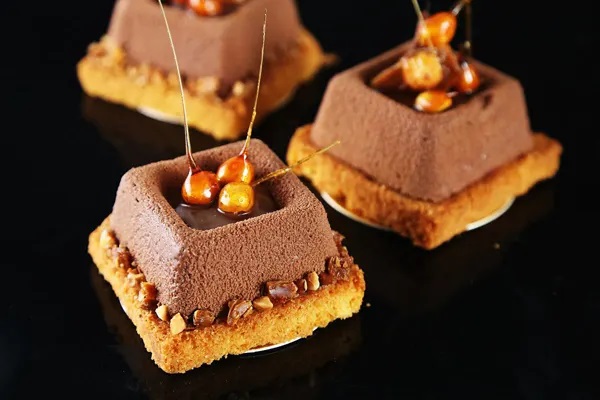 保险公司是靠什么手段赚钱的？