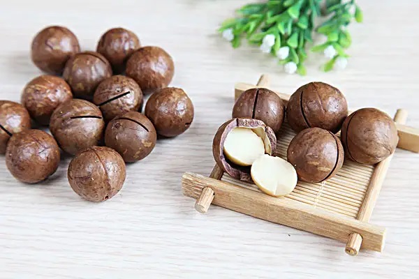 外卖员刮伤奥迪车，理赔4个月都没有音信，这是怎么回事？