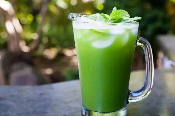 “我，85岁，原子弹功勋，吃不起抗癌药”：天价药面前，普通人如何自救？